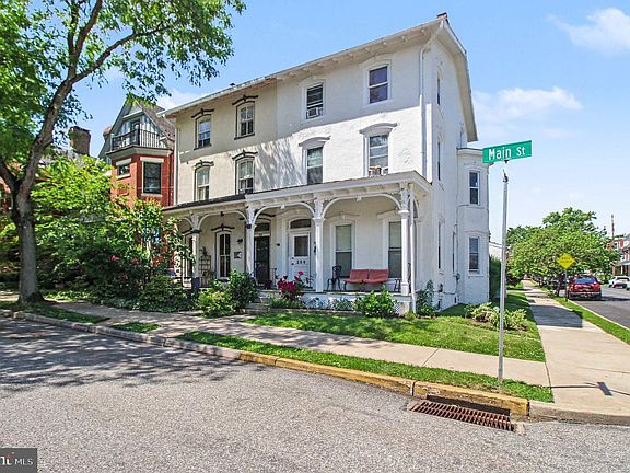 3rd image of 202 S Main St