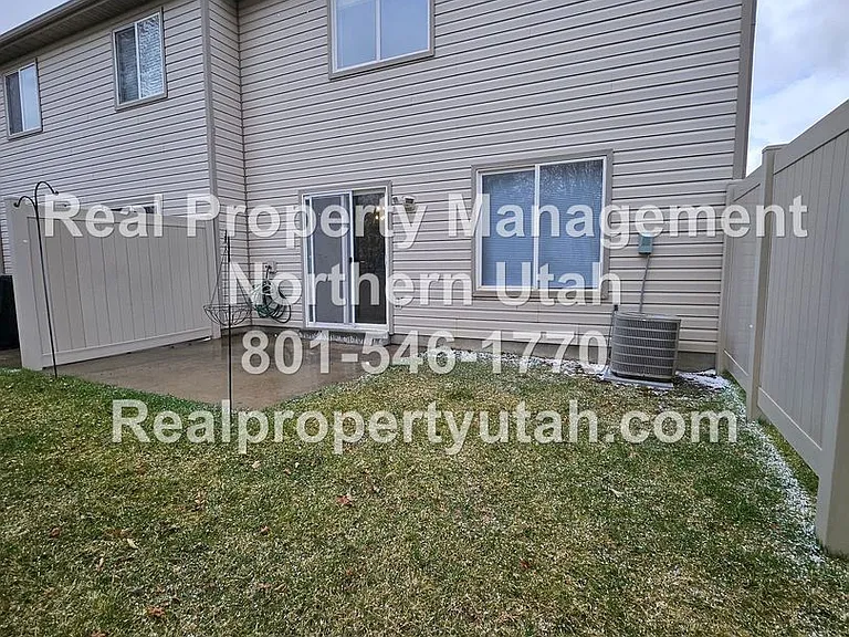 652 W 800 N #49 — Photo 16