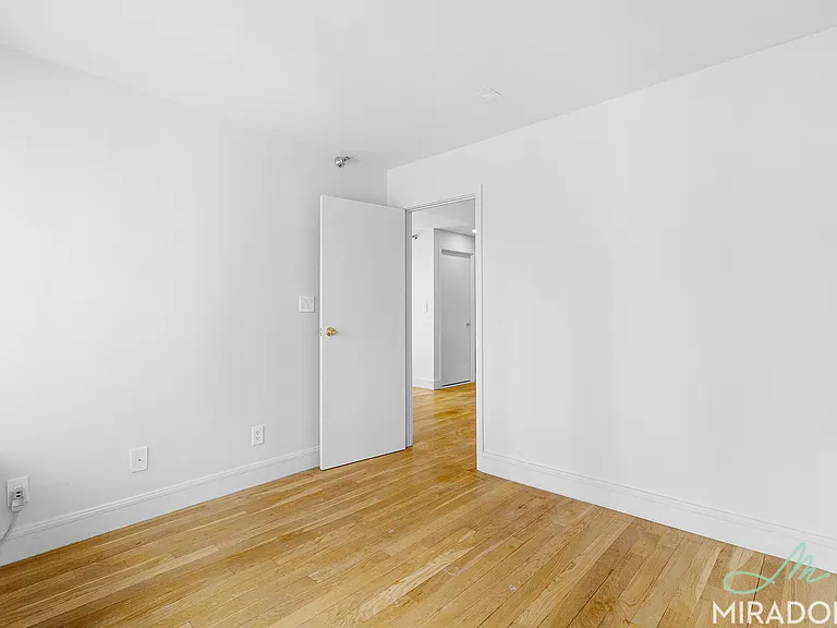 636 E 11th St #5F — Photo 11