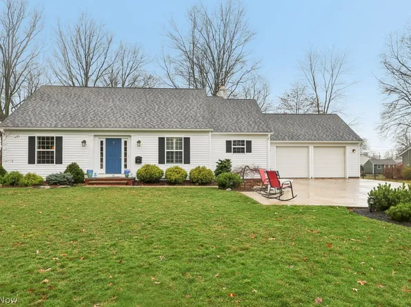 128 Harvey Pkwy, Avon Lake, OH 44012