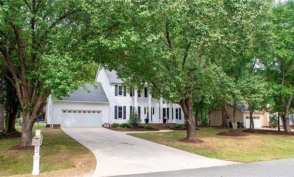 1st image of 210 Windrift Dr