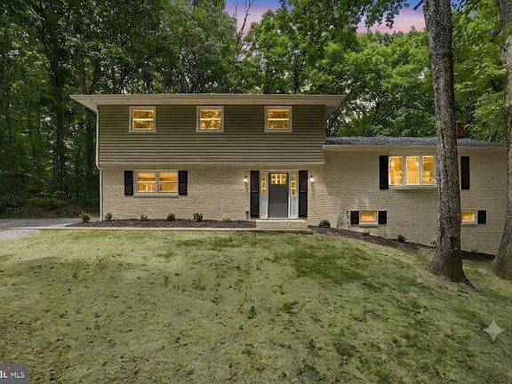 2nd image of 7607 Nyland Rd