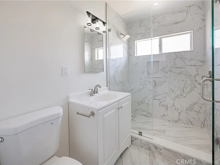 12237 Vanowen St #E — Photo 7