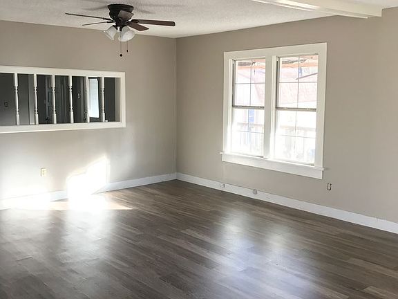 3rd image of 988 Clark Rd