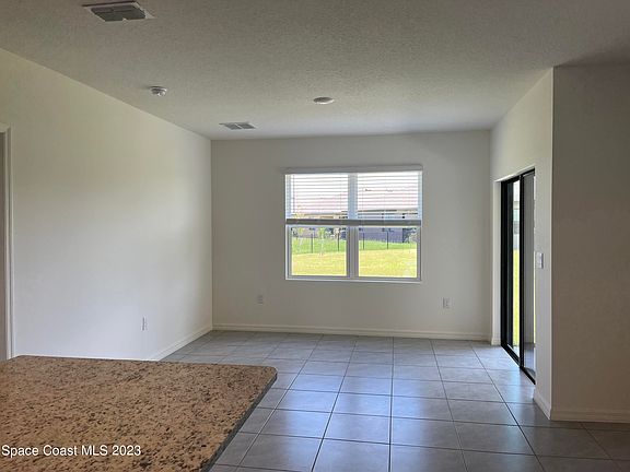 5th image of 1834 Capital Dr