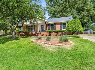 5830 Idlebrook Dr, Charlotte, NC 28212
