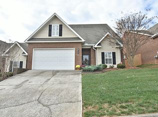 6966 Pemmbrooke Shire Ln, Knoxville, TN 37909