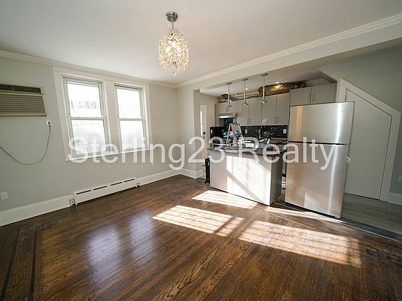 5th image of 27-08 Ditmars Blvd #2
