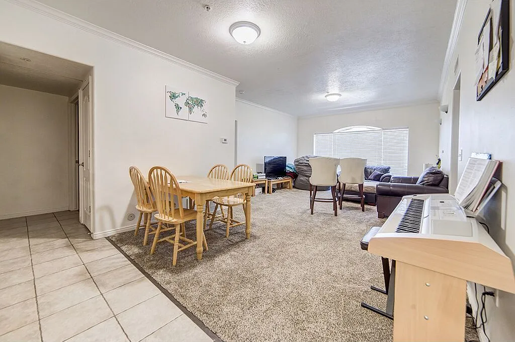 4 bed, $625 — Photo 2