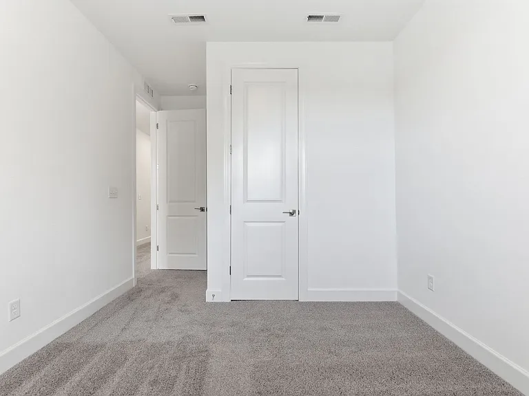 309 Lynwood Station Blvd — Photo 17