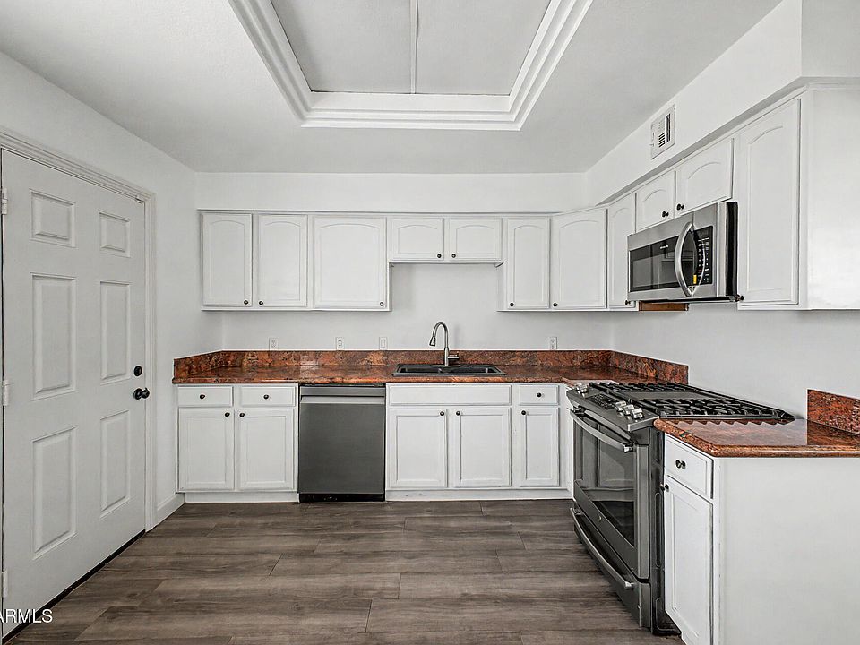 1st image of 2902 W NORTHERN Avenue