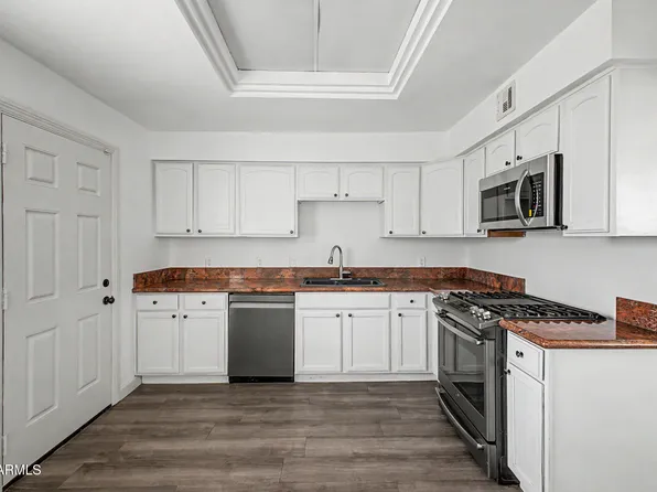 2902 W NORTHERN Avenue, Phoenix, AZ 85051