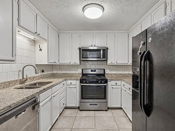 5th image of 4708 Robinson St