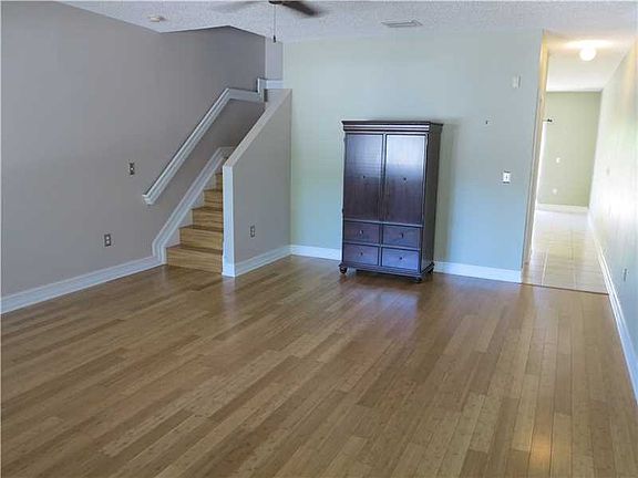 3rd image of 2226 SE 26th Ln #2226