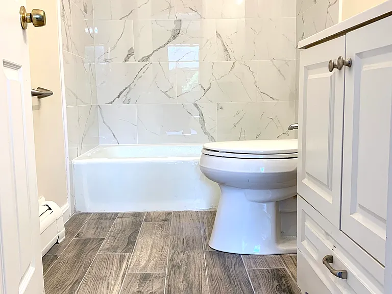 29 Woodbine St #7 — Photo 6