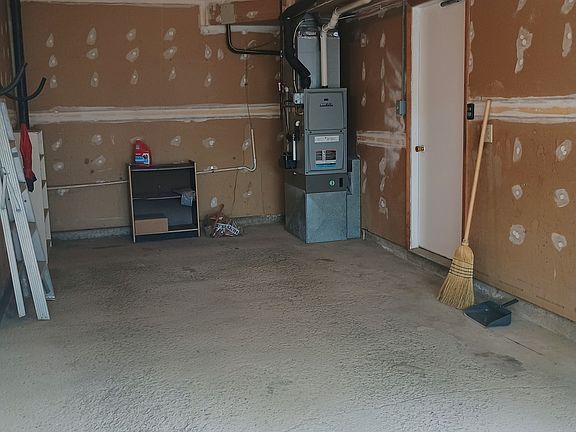 5th image of 22 Ziemke Farm Ln