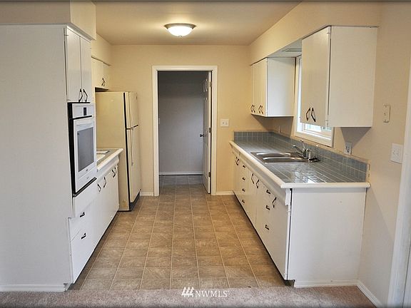 2nd image of 1007 Laventure Road