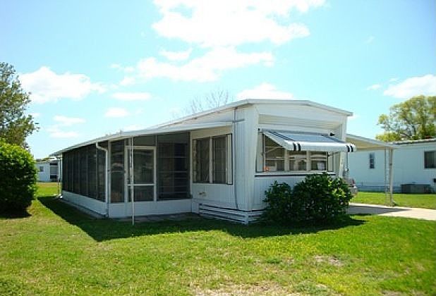 1st image of 857 Poinsettia St