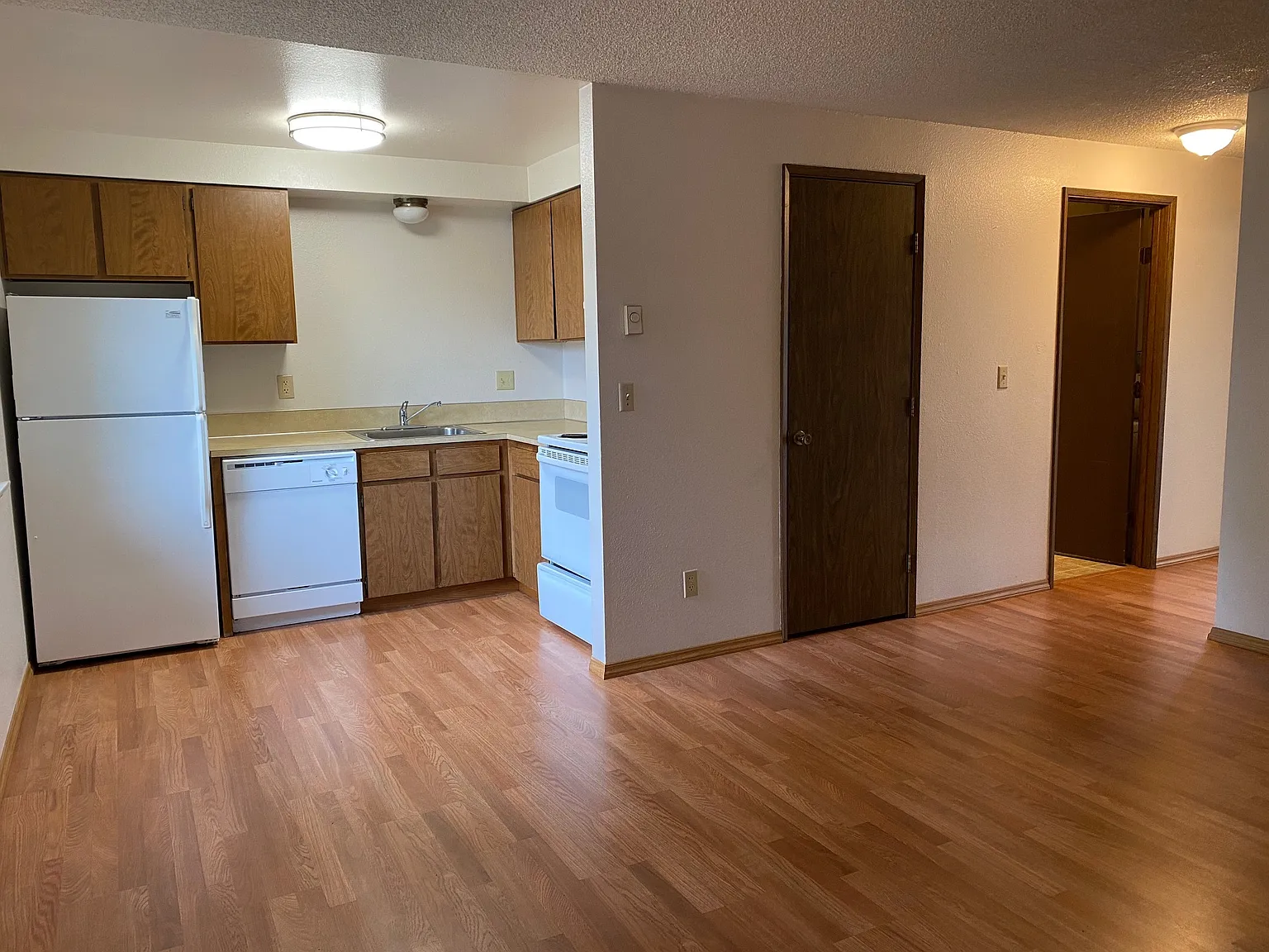 Harris Apartments — Photo 2
