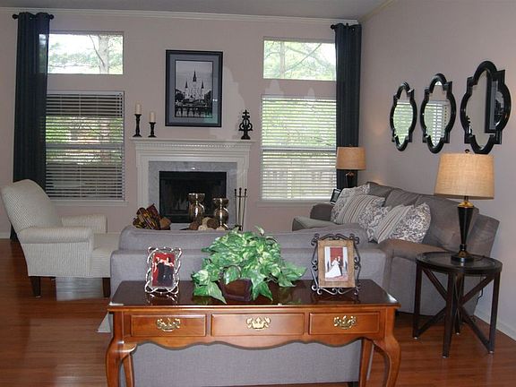 2nd image of 105 Northlake Dr
