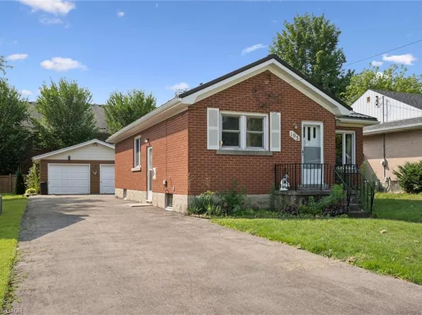 195 Blucher St, Kitchener, ON N2H 5V6