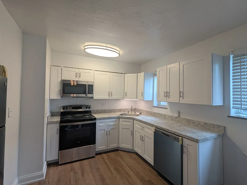 Pacific Highlands Apartments