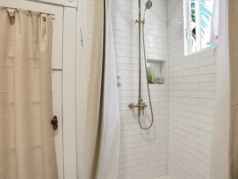 1316 Bath St — Photo 26