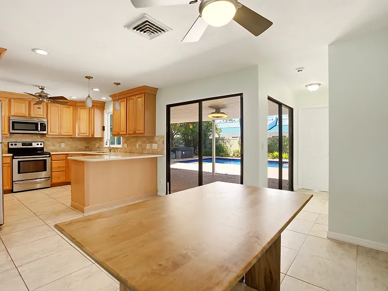 5610 Creekwood Dr — Photo 17