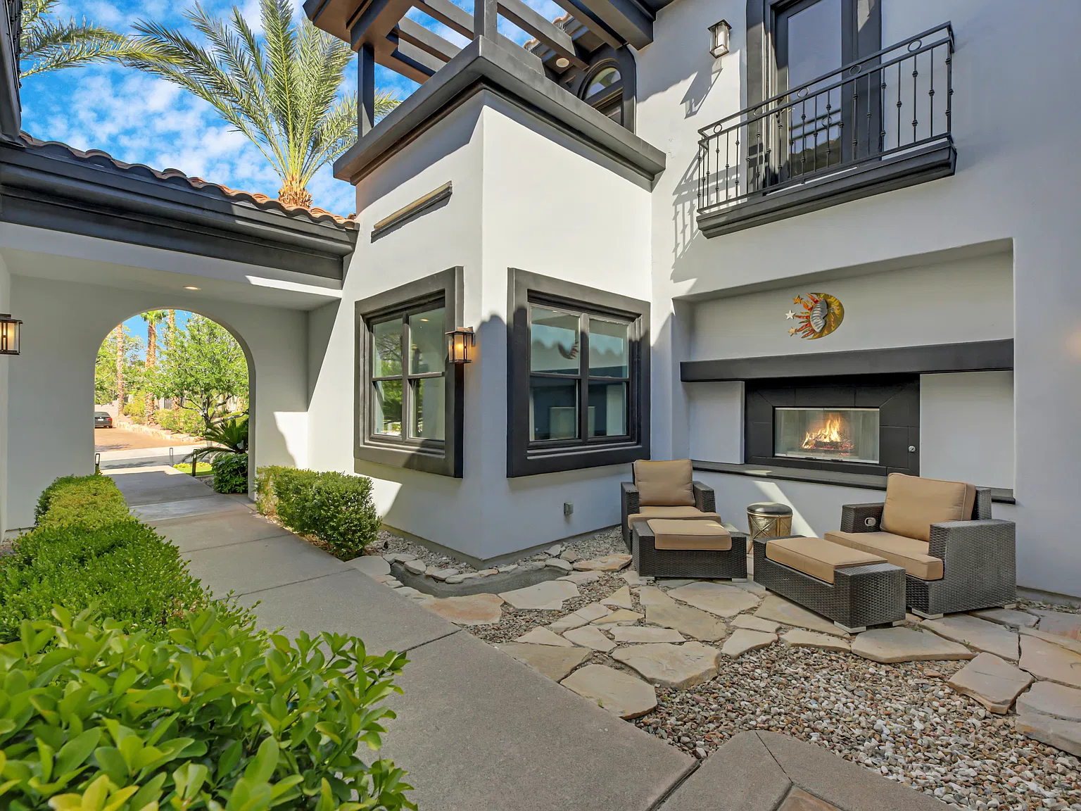 6 bed, 6.5 bath, 7790 sqft, $18,000 — Photo 4