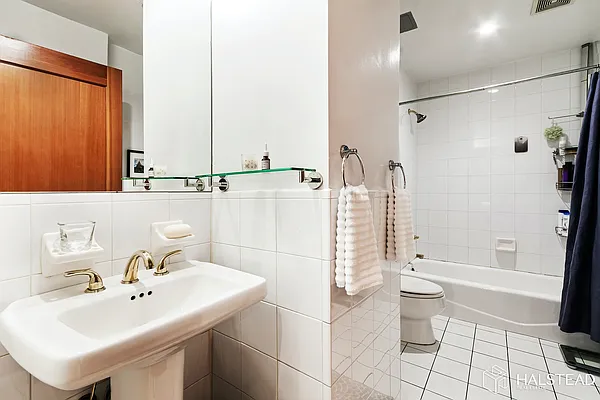 Rented by Brown Harris Stevens | media 21