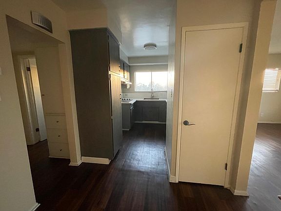 4th image of 2721 Via Paseo #D