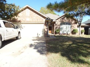 9917 Hunters Run, Midwest City, OK 73130