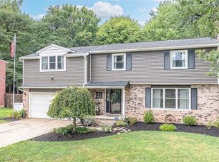 3052 Roanoke Dr, Vermilion, OH 44089