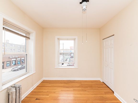 4th image of 6407 N Wayne Ave #3