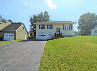 115 Cedarwood Blvd, Baldwinsville, NY 13027