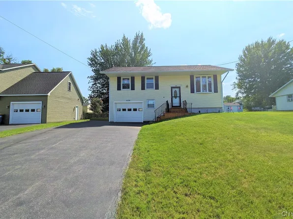 115 Cedarwood Blvd, Baldwinsville, NY 13027