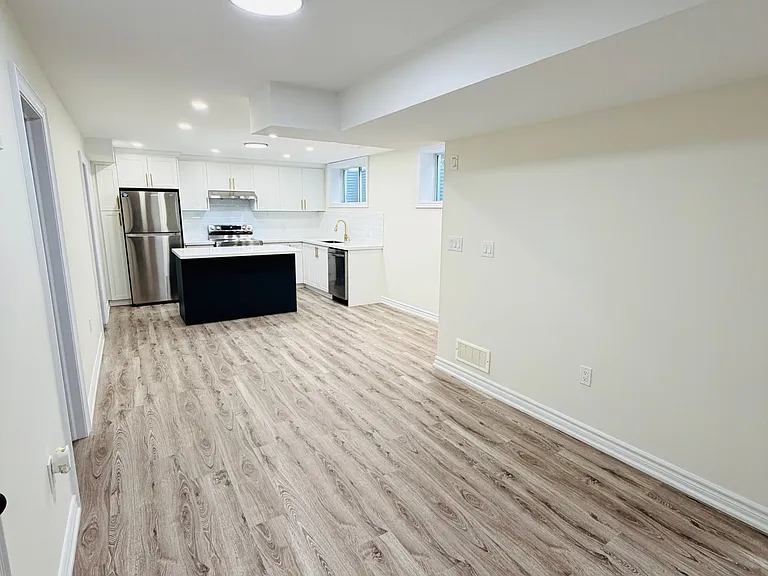 494 Woodbine Ave #LOWER — Photo 6