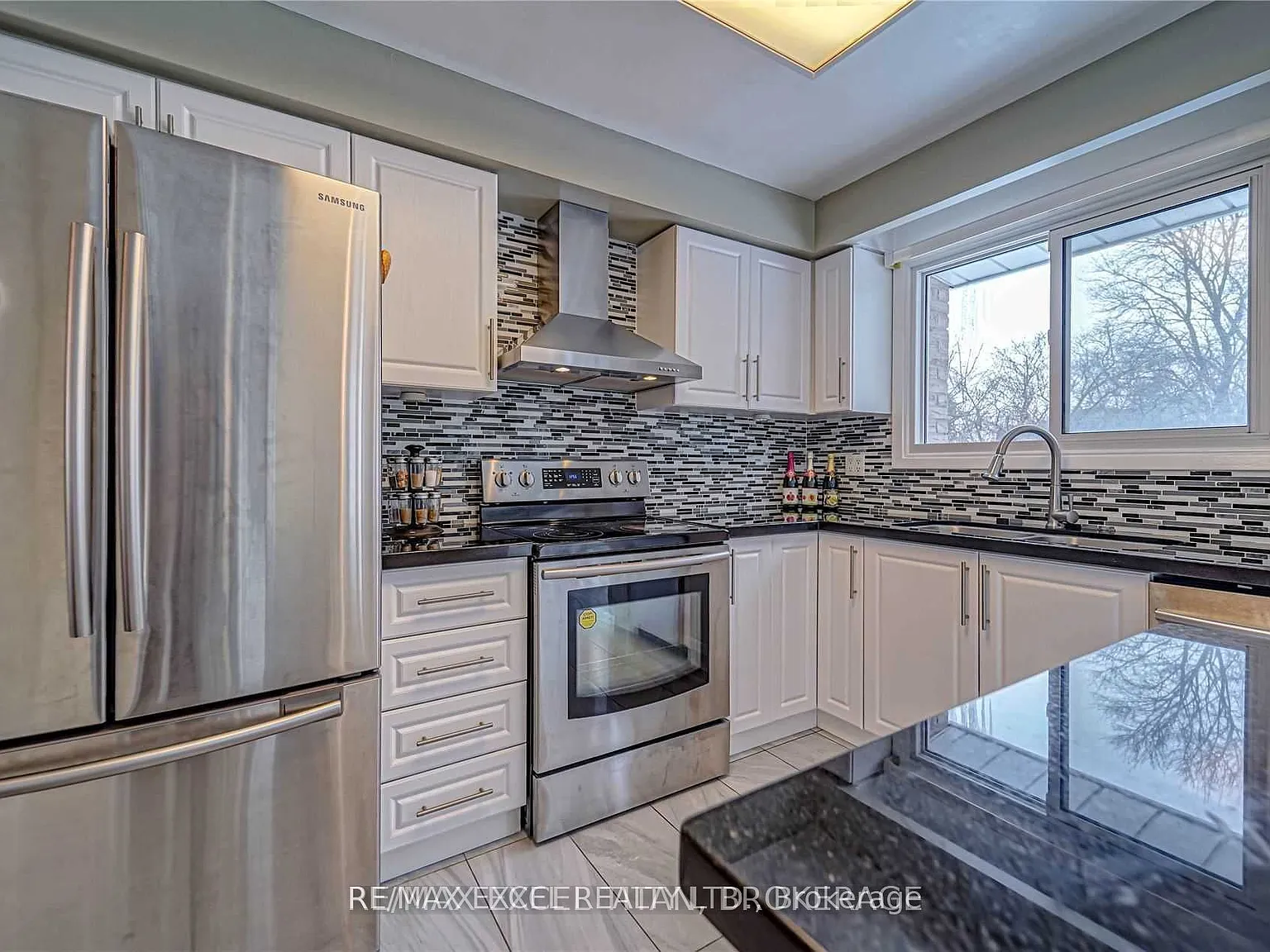 3 bed, $3,000 — Photo 4