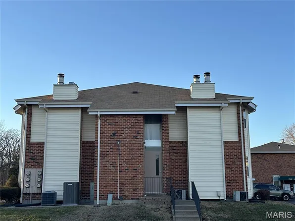 702 Materdie Ln APT C, Florissant, MO 63031