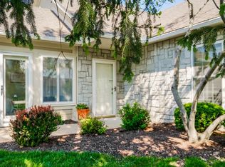 2057 W 139th Ter, Leawood, KS 66224