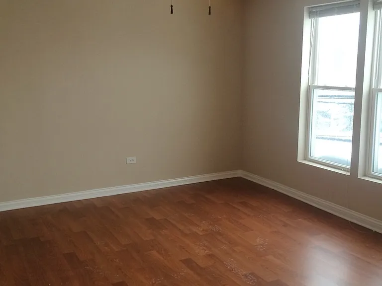 1641 W 77th St #2 — Photo 1