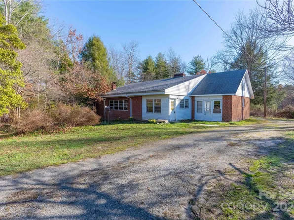 214 Laycock Rd, Hendersonville, NC 28792