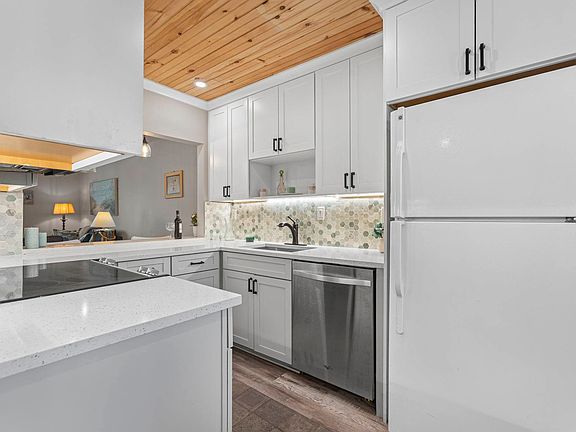 3rd image of 5433 SE Miles Grant Rd APT E201
