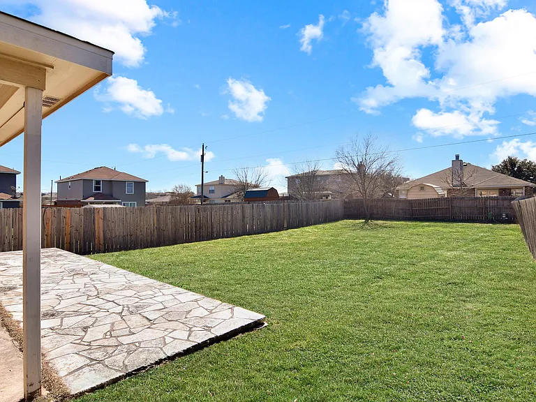3302 Regency Ct — Photo 19