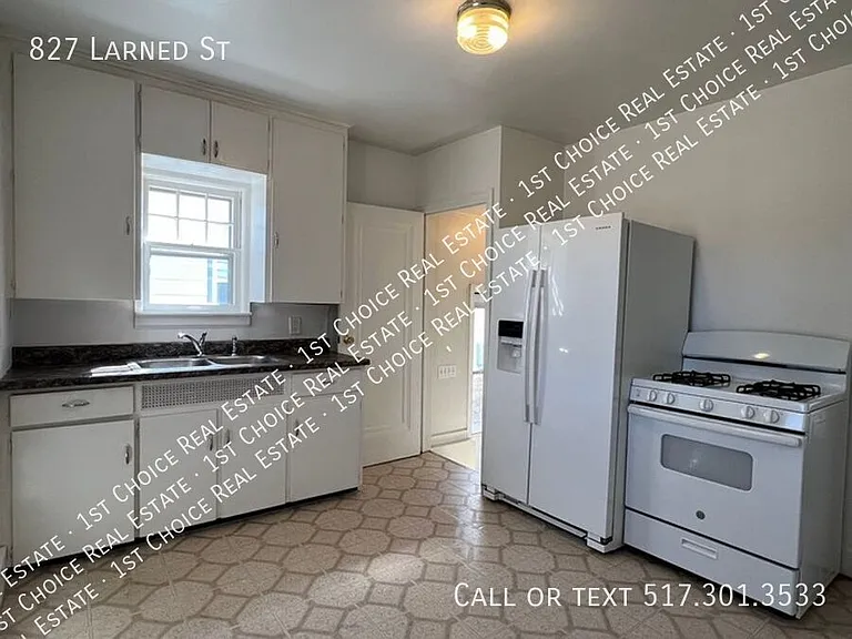 827 Larned St — Photo 6