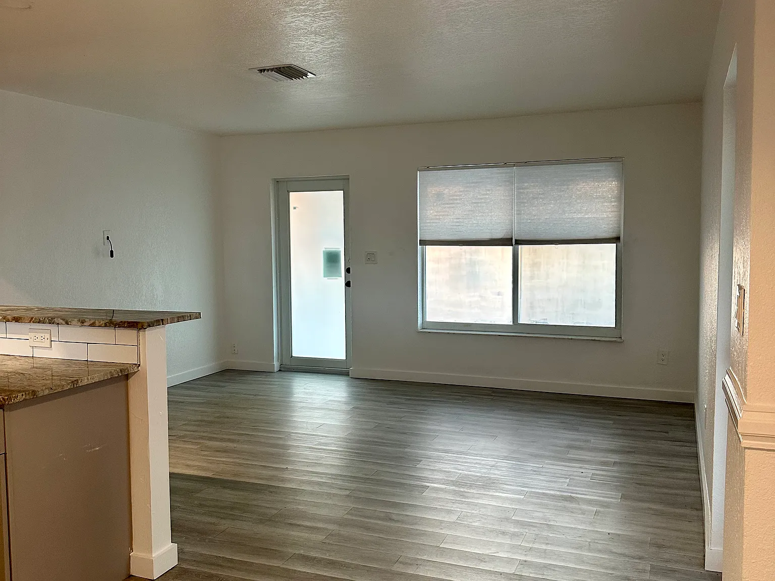 3 bed, 1621 sqft, $3,400 — Photo 2