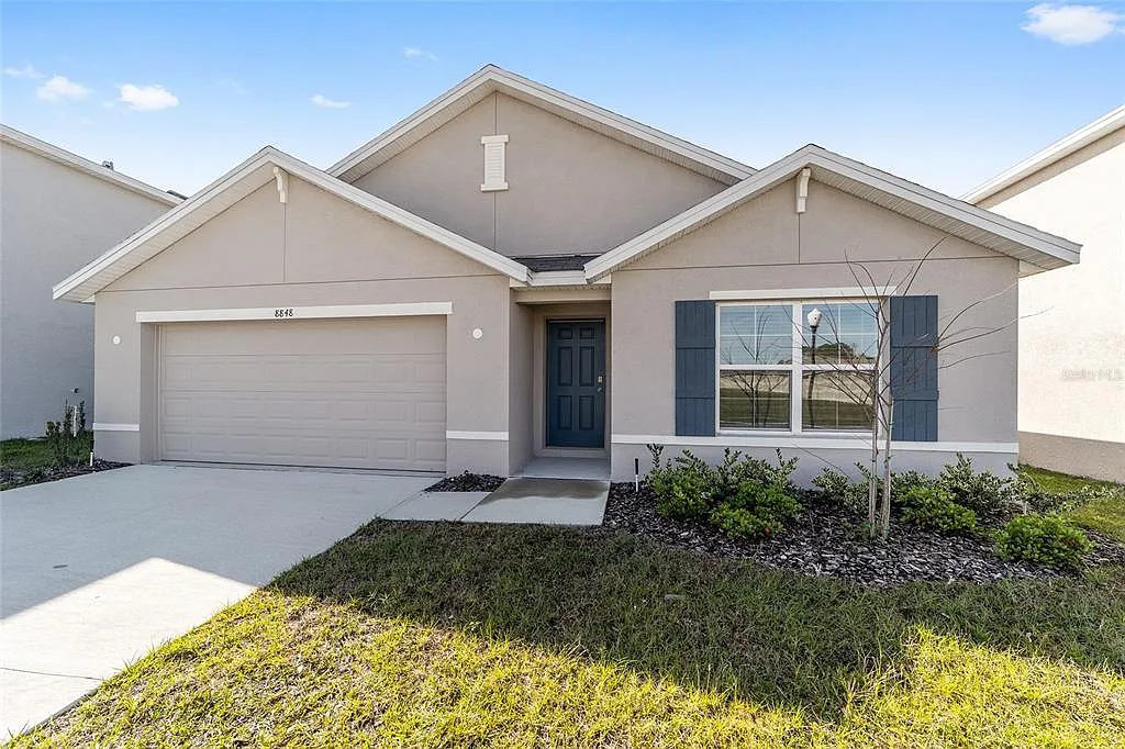 4 bed, 2.0 bath, 1827 sqft, $1,950 — Photo 2