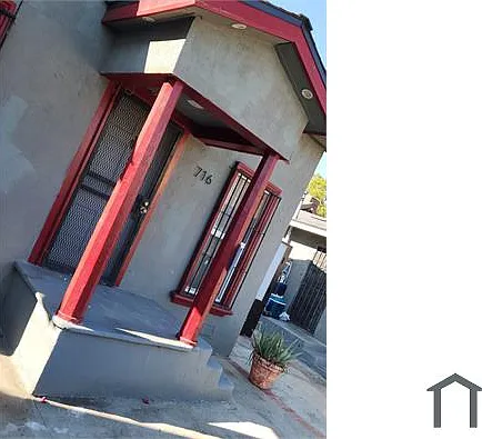 716 W 60th St — Photo 11