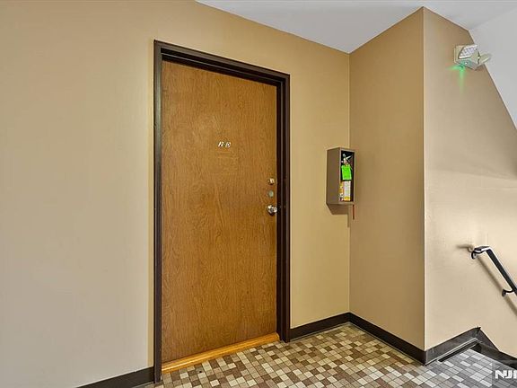 3rd image of 101 Orient Way #2D1