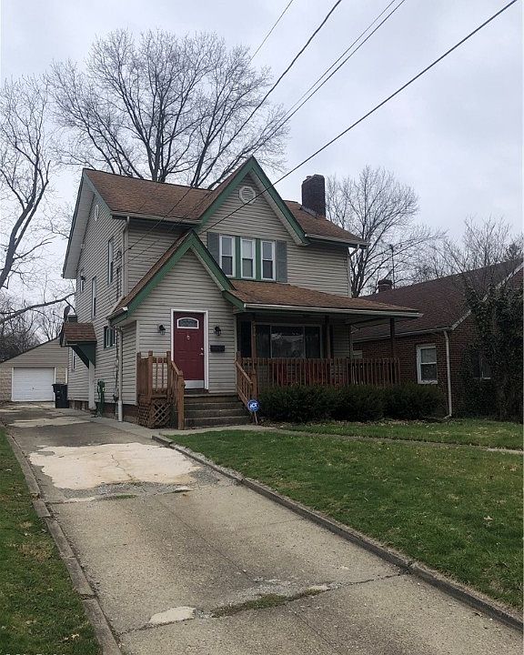 1st image of 934 Packard Dr W